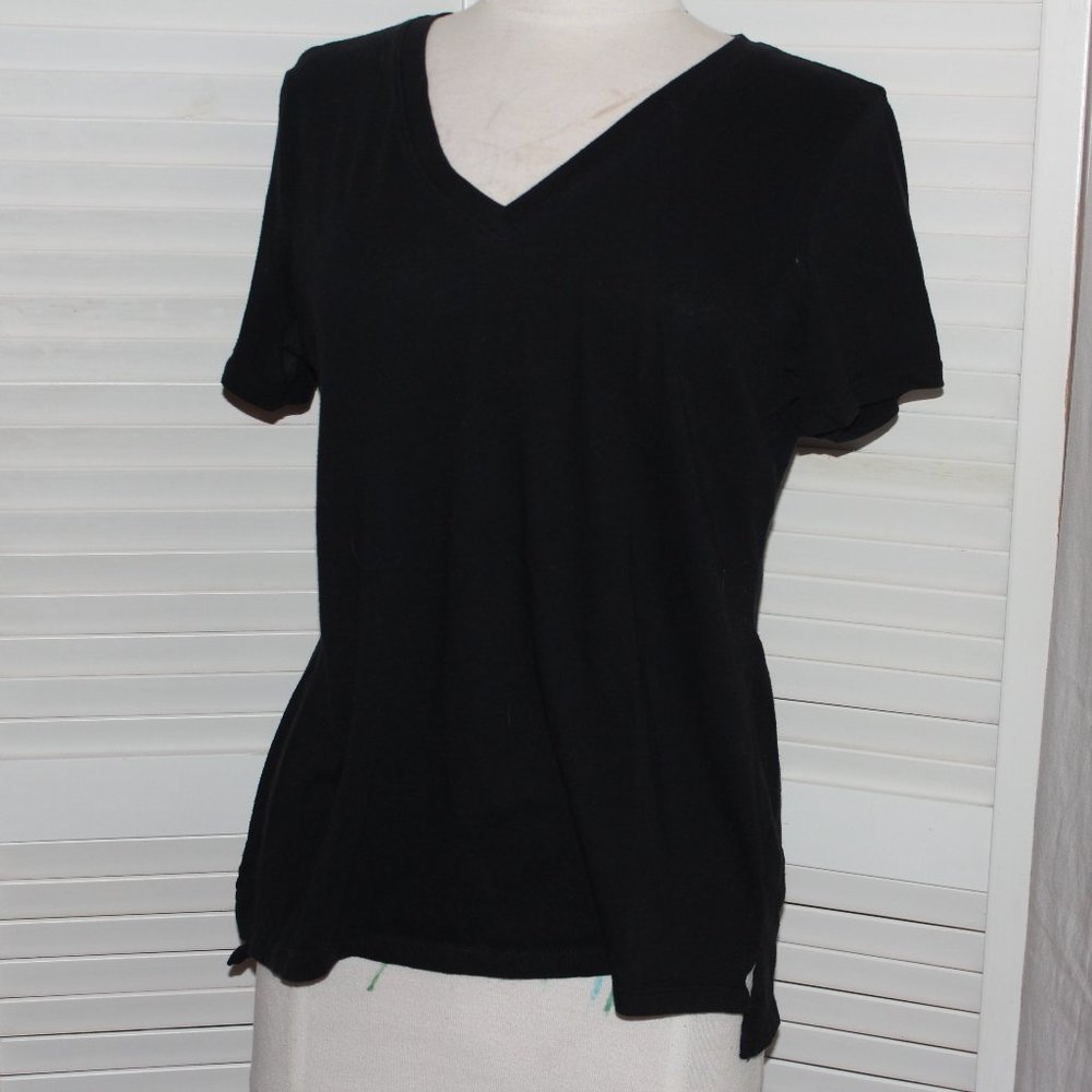a.n.a. Black V Neck Short Sleeve  T sz L